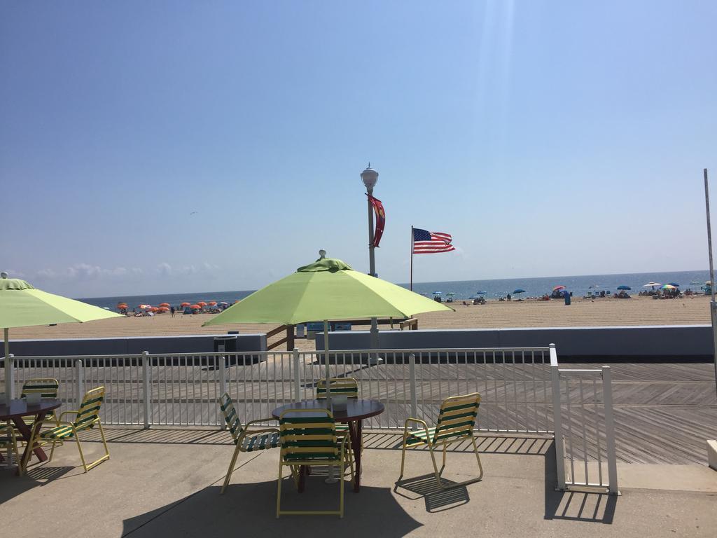 Fish Tales Boardwalk Inn & Ocean Mecca Motel Ocean City Bagian luar foto